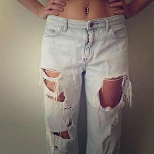 Forever 21 Ripped Boyfriend Jeans- Size 28
